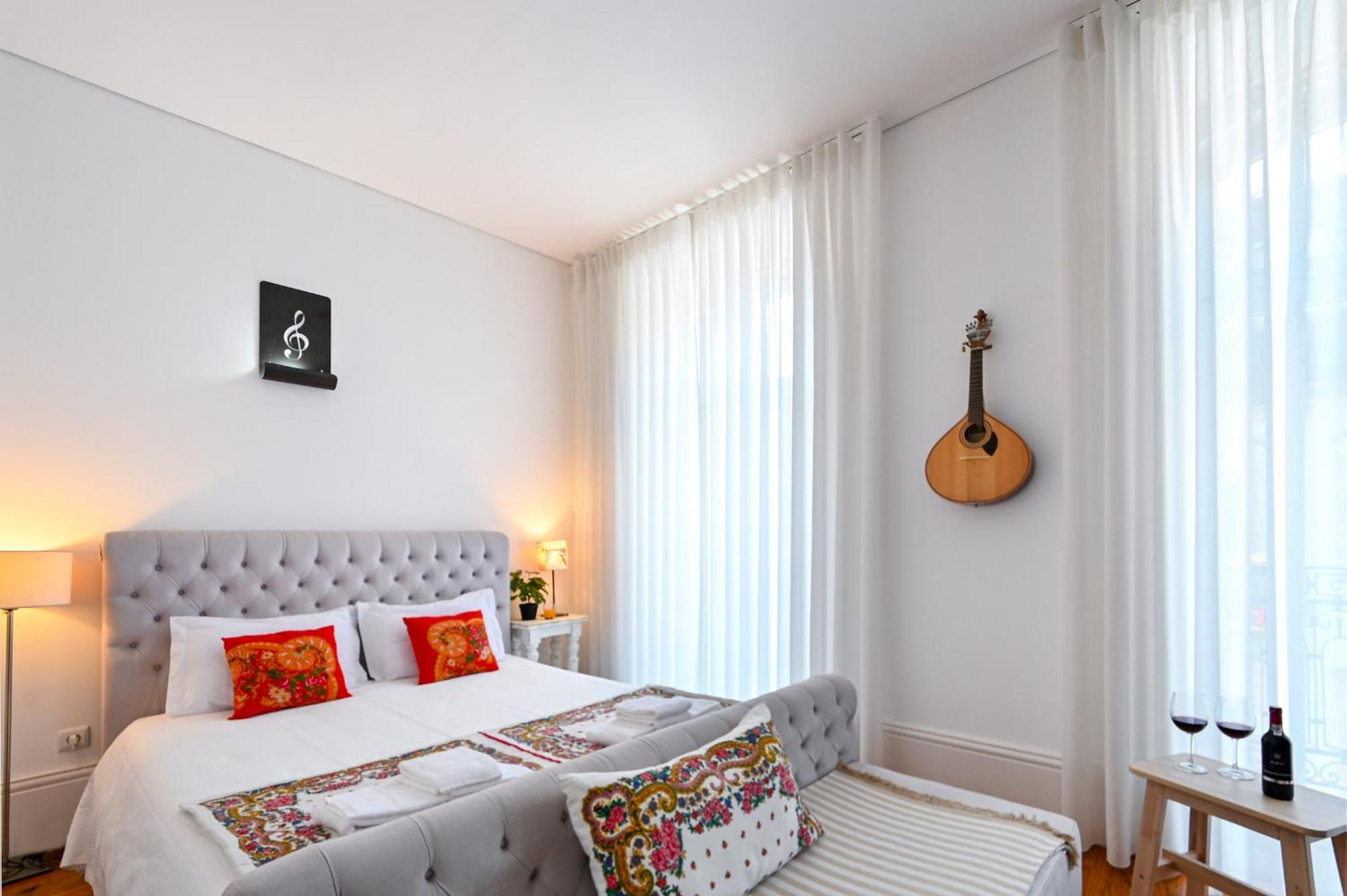 Almada Downtown Apartment *