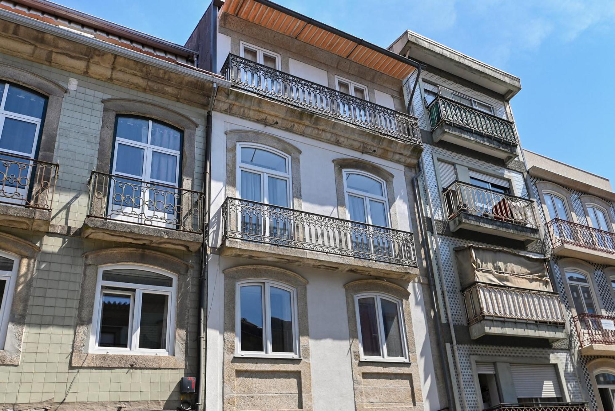 Almada Downtown Porto